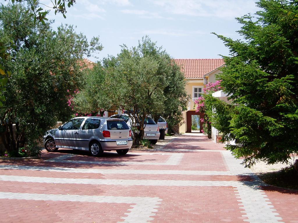 Apartments Tudic Brodarica  Exterior photo